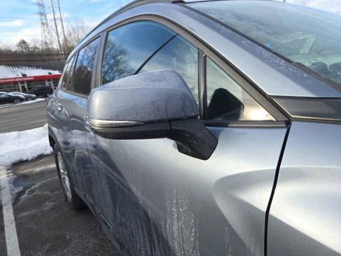 Used 2023 Toyota Corolla Cross LE image 8