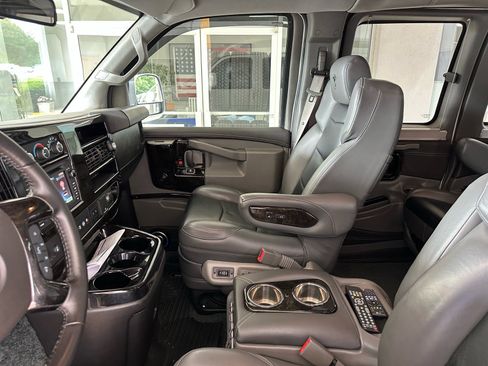 Used 2020 Chevrolet Express 2500 w/ Enhanced Convenience Package RWD image 21