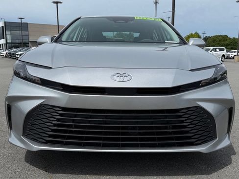 Used 2025 Toyota Camry LE w/ Convenience Package FWD image 2