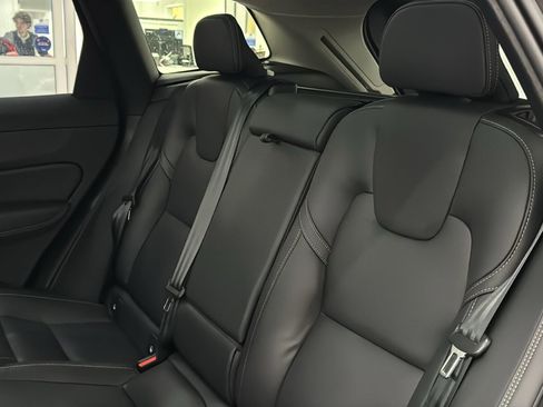 Used 2023 Volvo XC60 T8 Ultimate w/ Climate Package image 26