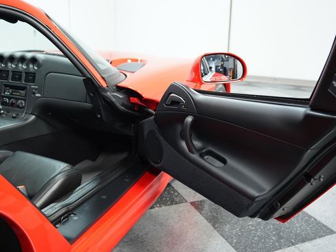 Used 2001 Dodge Viper GTS image 39