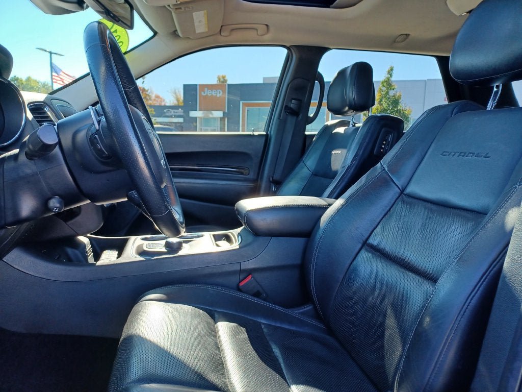 Used 2016 Dodge Durango Citadel w/ Premium Entertainment Group RWD image 5