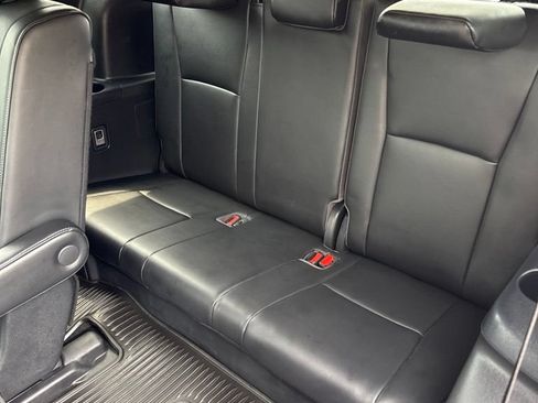 Used 2023 Toyota Highlander Platinum AWD/4WD image 9