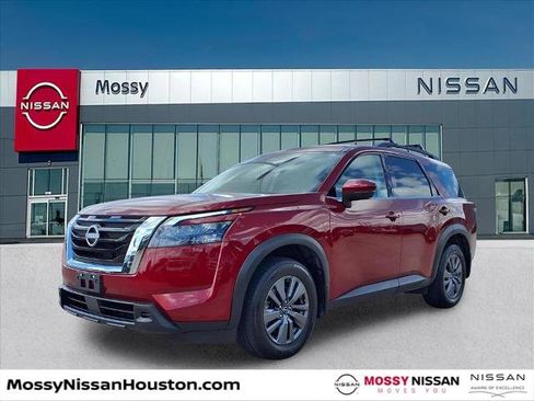 Certified 2024 Nissan Pathfinder SV w/ Lighting Package (N92) image 2