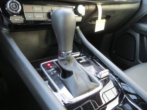 New 2026 Jeep Compass Latitude image 25