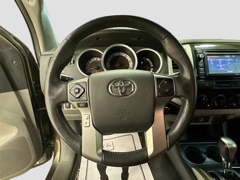 Used 2015 Toyota Tacoma PreRunner w/ SR5 Package RWD image 11