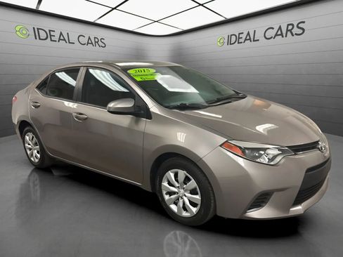 Used 2015 Toyota Corolla LE FWD image 3
