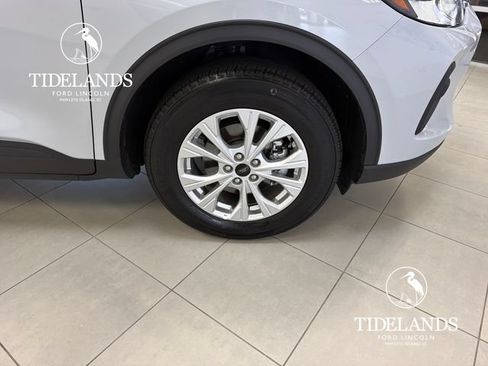 Certified 2026 Ford Escape Active FWD image 25