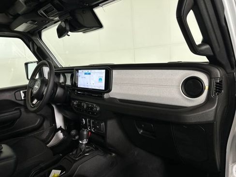 Used 2024 Jeep Wrangler Sport S image 28