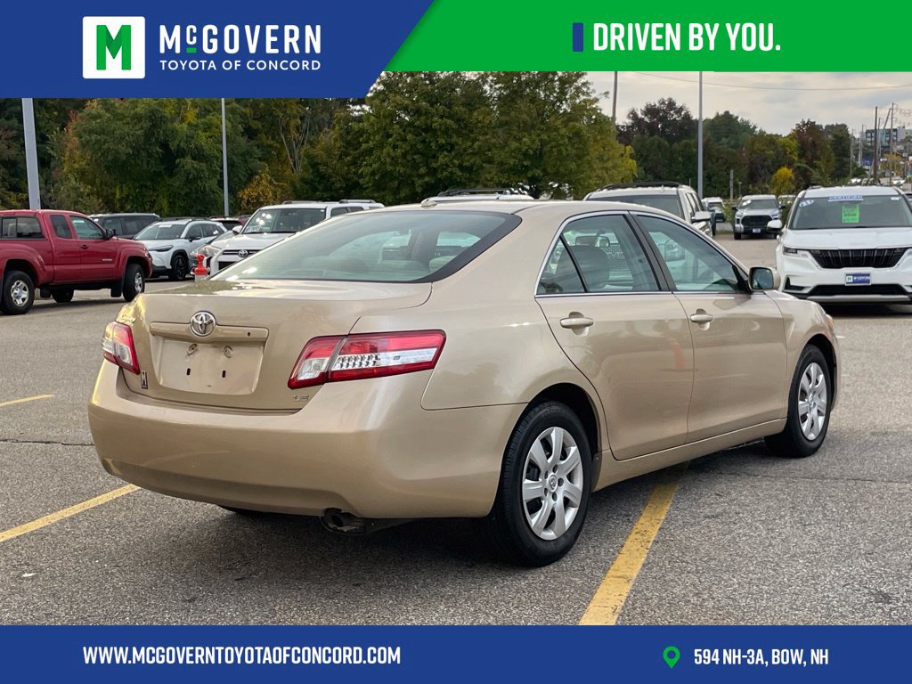 Used 2010 Toyota Camry LE FWD image 5