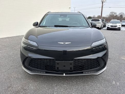 Used 2025 Genesis GV60 RWD image 2