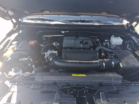 Used 2024 Nissan Frontier SV w/ SV Convenience Package RWD image 27