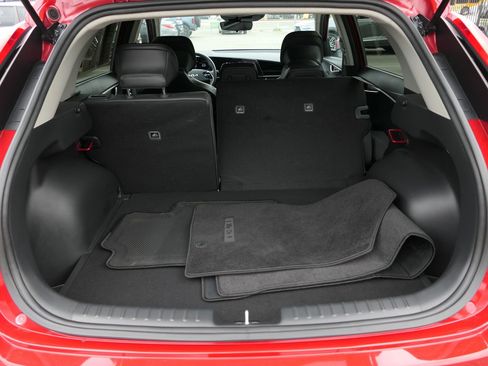 Used 2023 Kia Niro EX Touring image 23