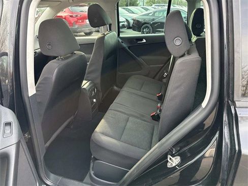 Used 2013 Volkswagen Tiguan S image 16