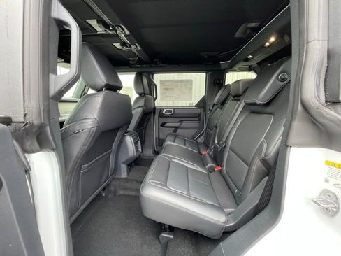 New 2026 Ford Bronco Outer Banks w/ Sasquatch Package image 9