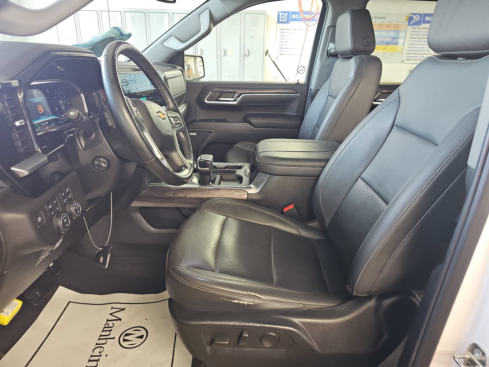 Used 2023 Chevrolet Silverado 1500 LTZ w/ LTZ Convenience Package II AWD/4WD image 11