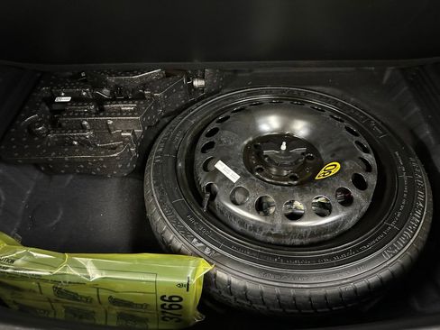 Certified 2023 Chevrolet TrailBlazer RS w/ Sun and Liftgate Package image 27