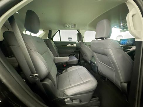 Used 2025 Ford Explorer Active AWD/4WD image 26