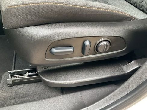 Used 2023 Chevrolet Equinox LT image 7