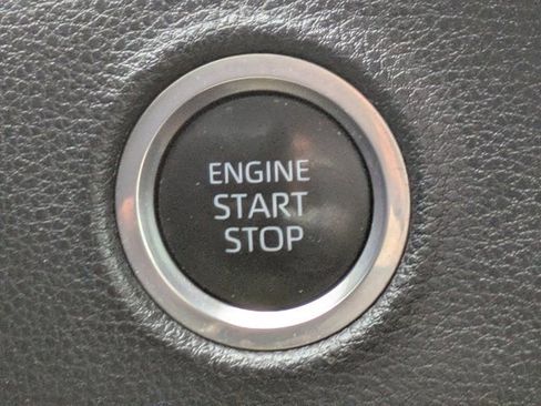 Used 2022 Toyota Tundra SR5 AWD/4WD image 23