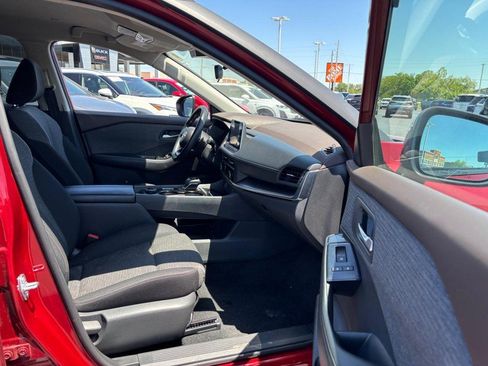 Used 2023 Nissan Rogue SV AWD/4WD image 13