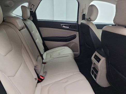Used 2017 Ford Edge Titanium w/ Equipment Group 302A FWD image 19