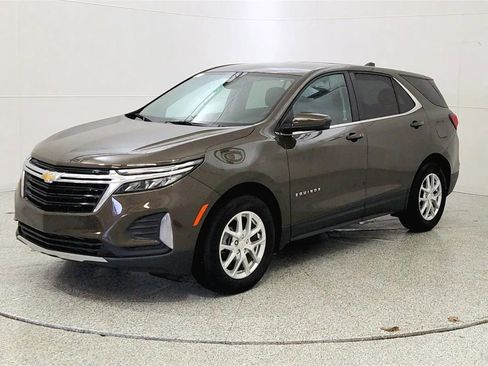 Used 2024 Chevrolet Equinox LT FWD image 3