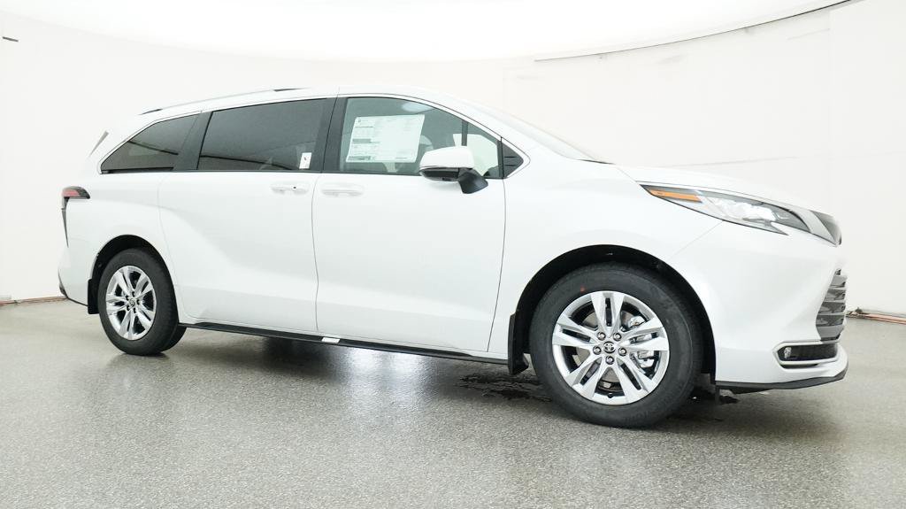 Used 2026 Toyota Sienna Limited FWD image 31