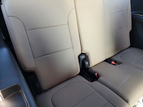 Used 2022 Chevrolet Traverse Premier image 15