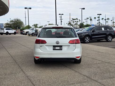 Used 2016 Volkswagen Golf SE FWD image 4