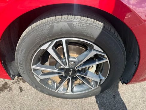 Used 2024 Kia Forte LXS FWD image 4