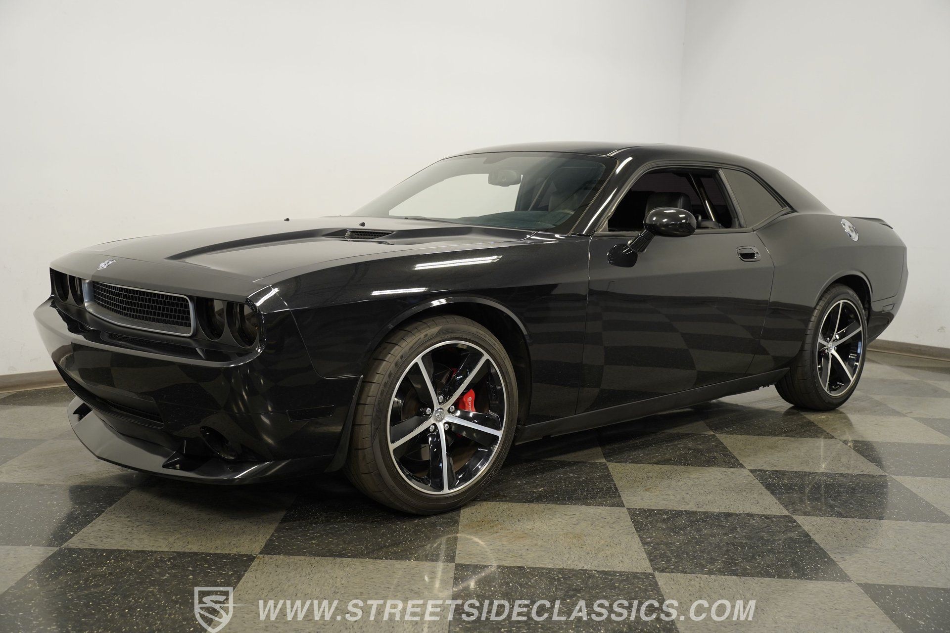 Used 2010 Dodge Challenger SRT8 w/ SRT Option Group II RWD image 5