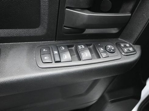 Used 2024 RAM 2500 Tradesman w/ Chrome Appearance Group AWD/4WD image 11