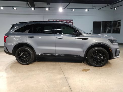Used 2023 Kia Sorento SX AWD/4WD image 8