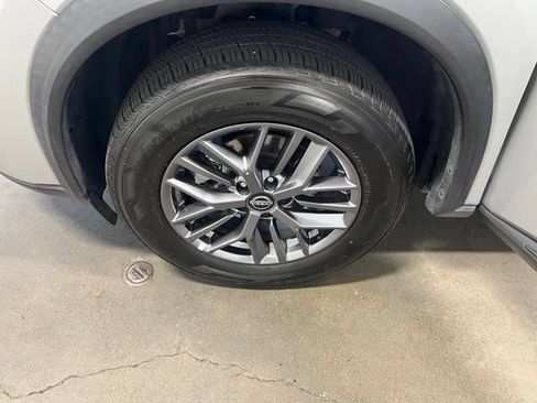Used 2024 Nissan Rogue S AWD/4WD image 30