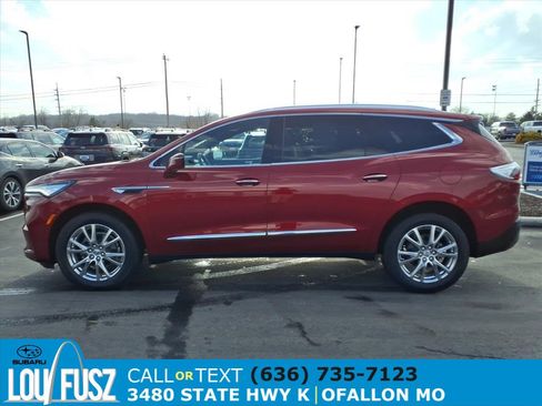 Used 2024 Buick Enclave Essence w/ Experience Buick Package image 4