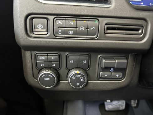 Certified 2022 Chevrolet Tahoe LT w/ LT Signature Package image 13