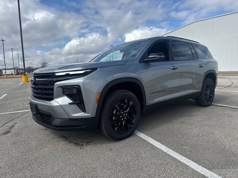 New 2026 Chevrolet Traverse LT w/ Midnight/Sport Edition image 2