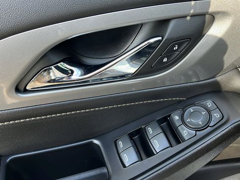 Certified 2023 Chevrolet Traverse LT w/ LT Premium Package image 17