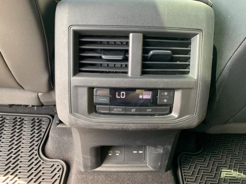 Used 2021 Volkswagen Atlas SEL AWD/4WD image 34