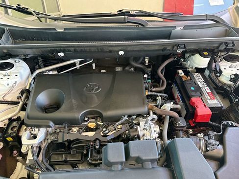 Certified 2022 Toyota RAV4 LE FWD image 28