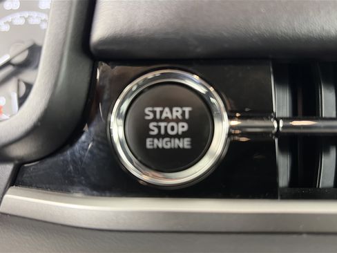Used 2025 Mitsubishi Outlander SE AWD/4WD image 33
