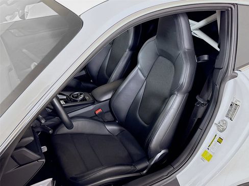 Used 2022 Porsche 911 GT3 image 12