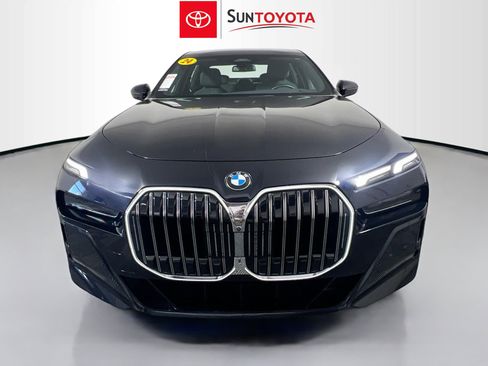 Used 2024 BMW 740i image 10