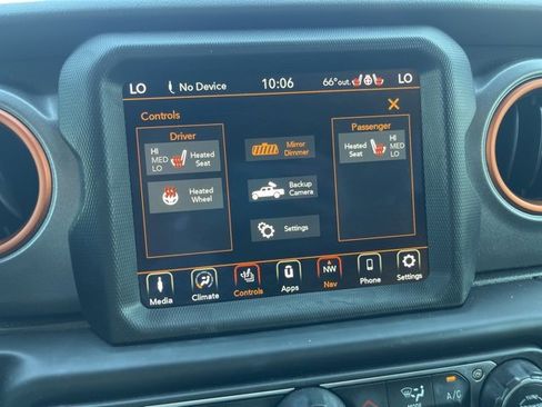 Used 2023 Jeep Gladiator Mojave w/ Cold Weather Group image 22