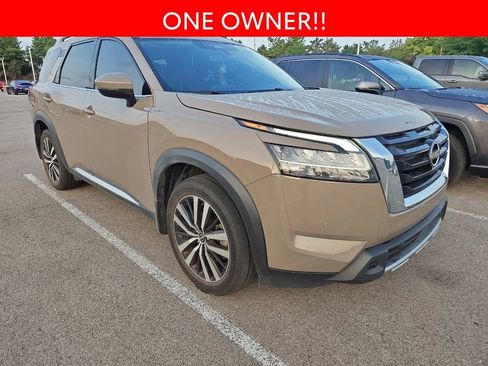 Used 2024 Nissan Pathfinder Platinum AWD/4WD image 3