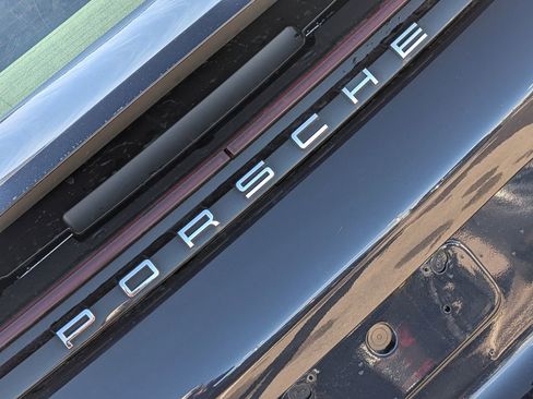 Used 2017 Porsche Panamera 4 w/ Premium Package image 11