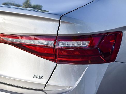 Used 2025 Volkswagen Jetta SE image 7