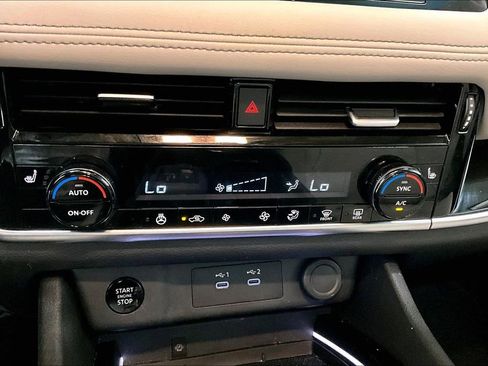 Used 2024 Nissan Rogue SL image 15