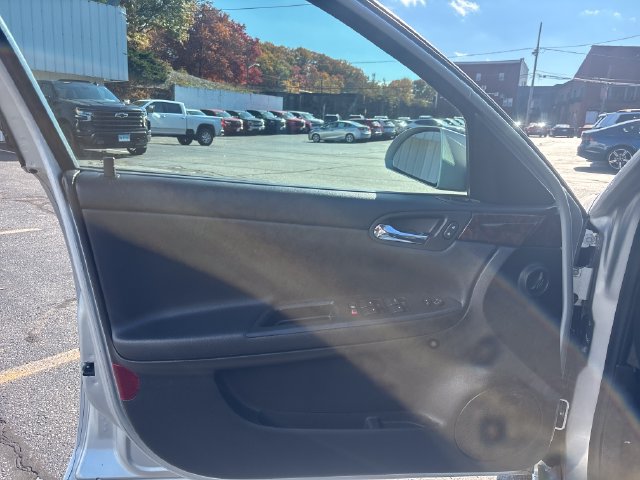 Used 2014 Chevrolet Impala LT w/ LT Sunroof Package FWD image 13